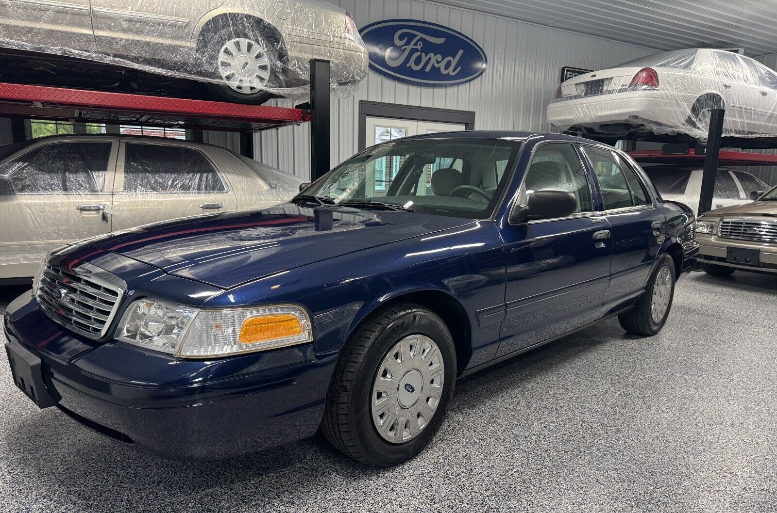 Ford Crown Victoria