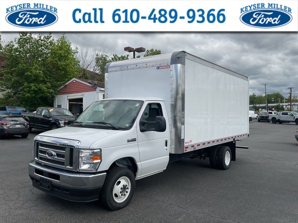 2025 FORD E-450