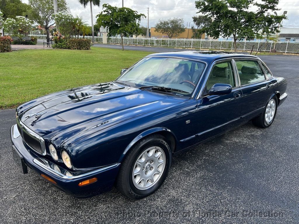 Jaguar XJ8