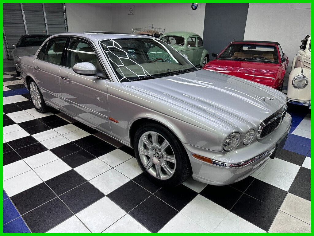Jaguar XJ