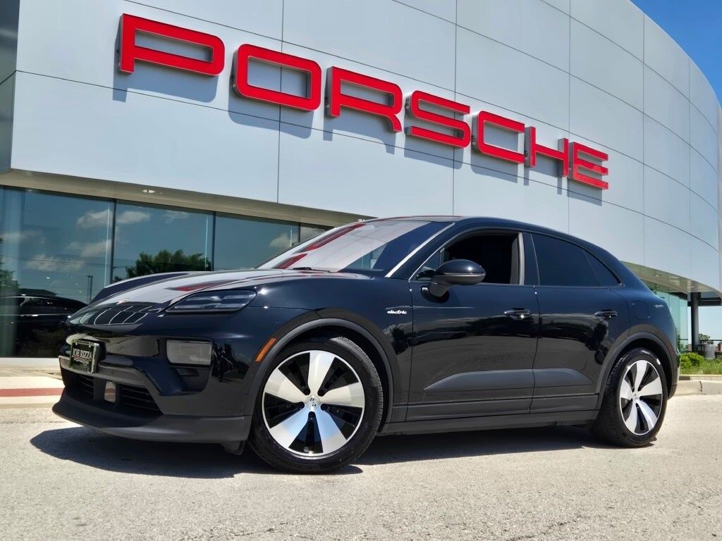 2024 PORSCHE Macan