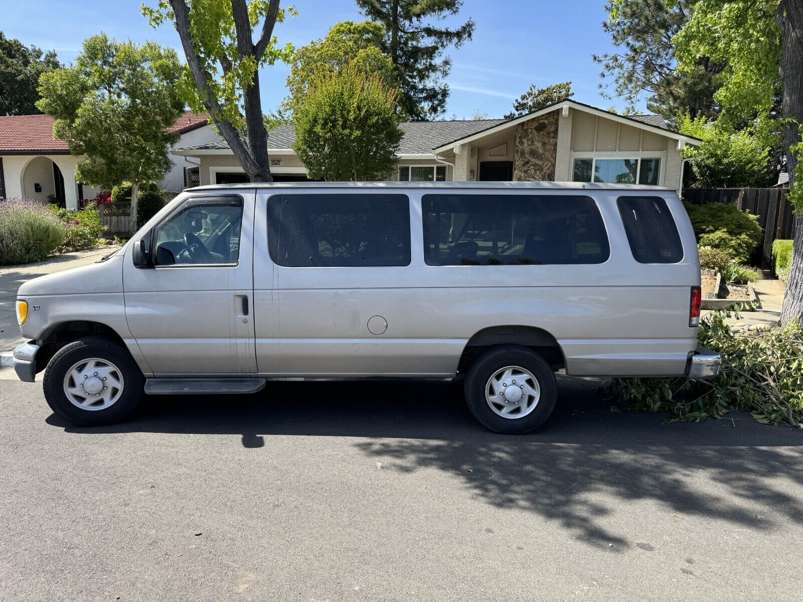 Ford E-350