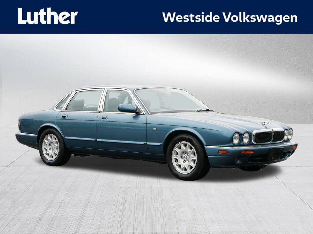 Jaguar XJ8