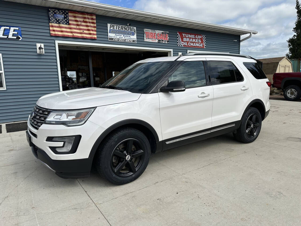 2017 FORD Explorer