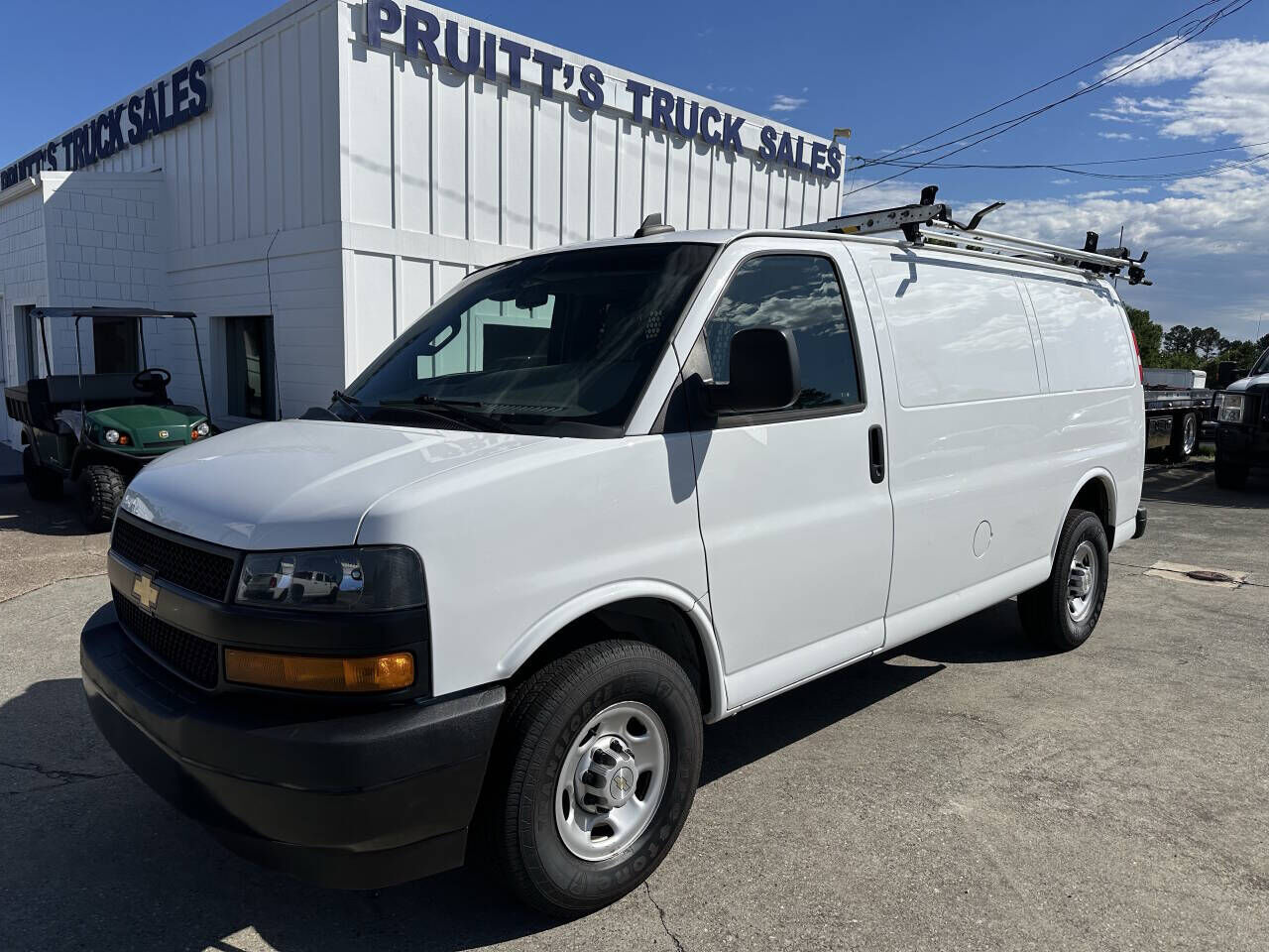 2020 CHEVROLET Express