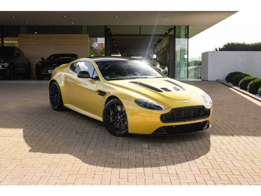 Aston Martin V12 Vantage