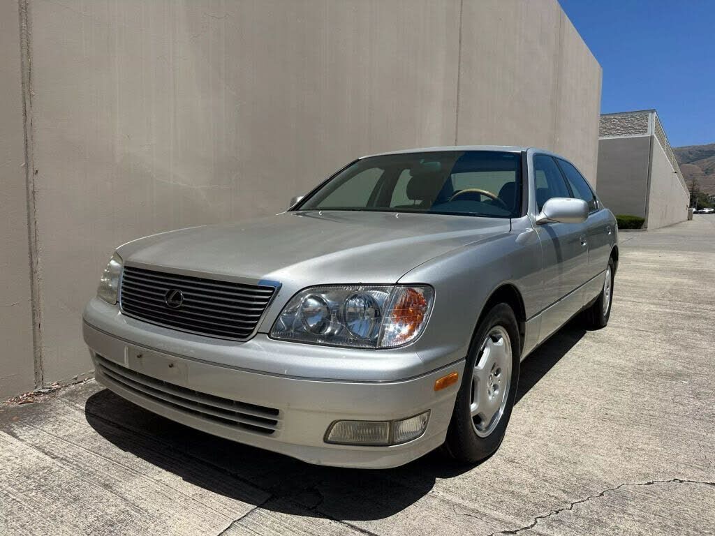 Lexus LS