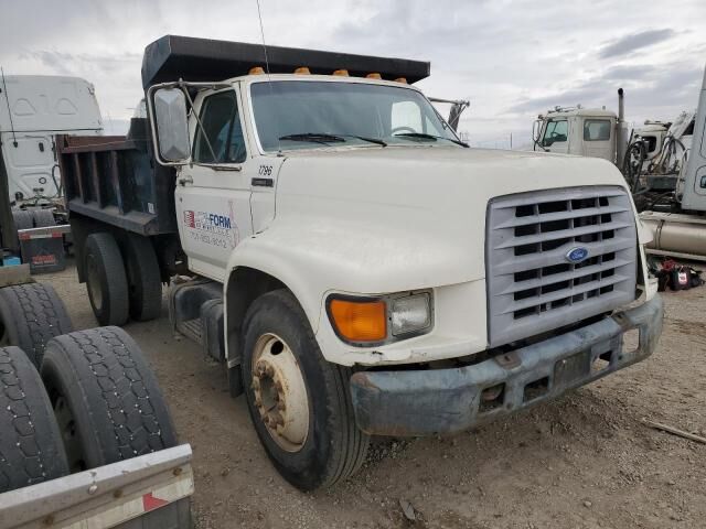Ford F-700