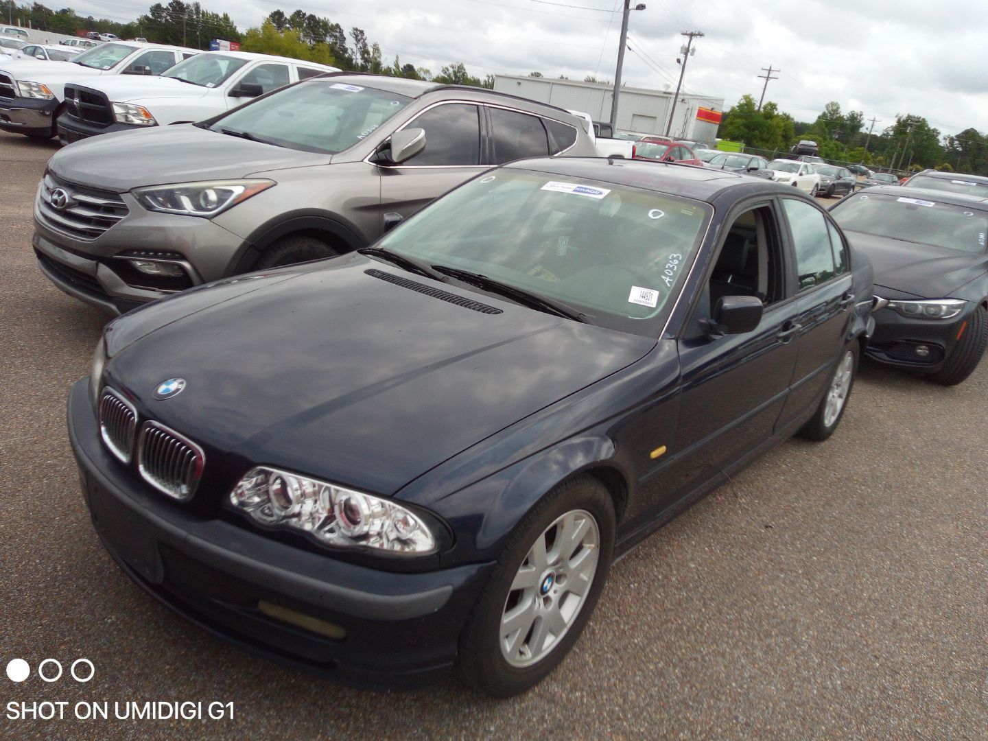 BMW 323i