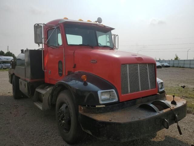 2004 PETERBILT 330