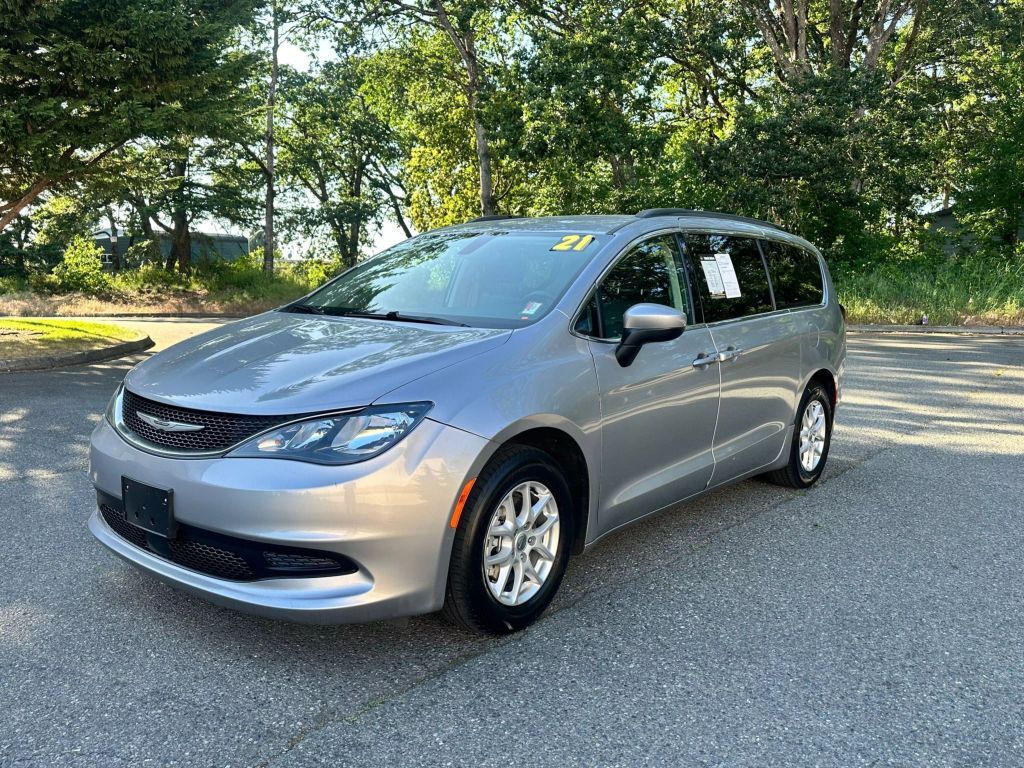 2021 CHRYSLER Voyager