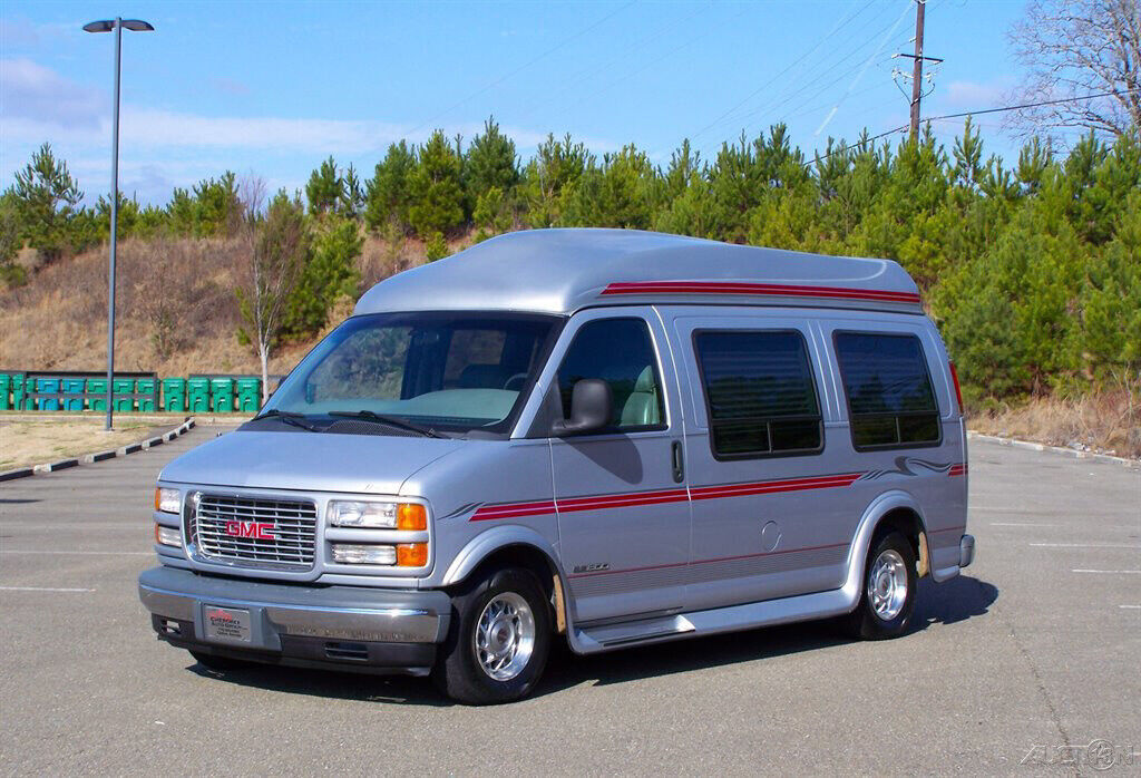 GMC Savana