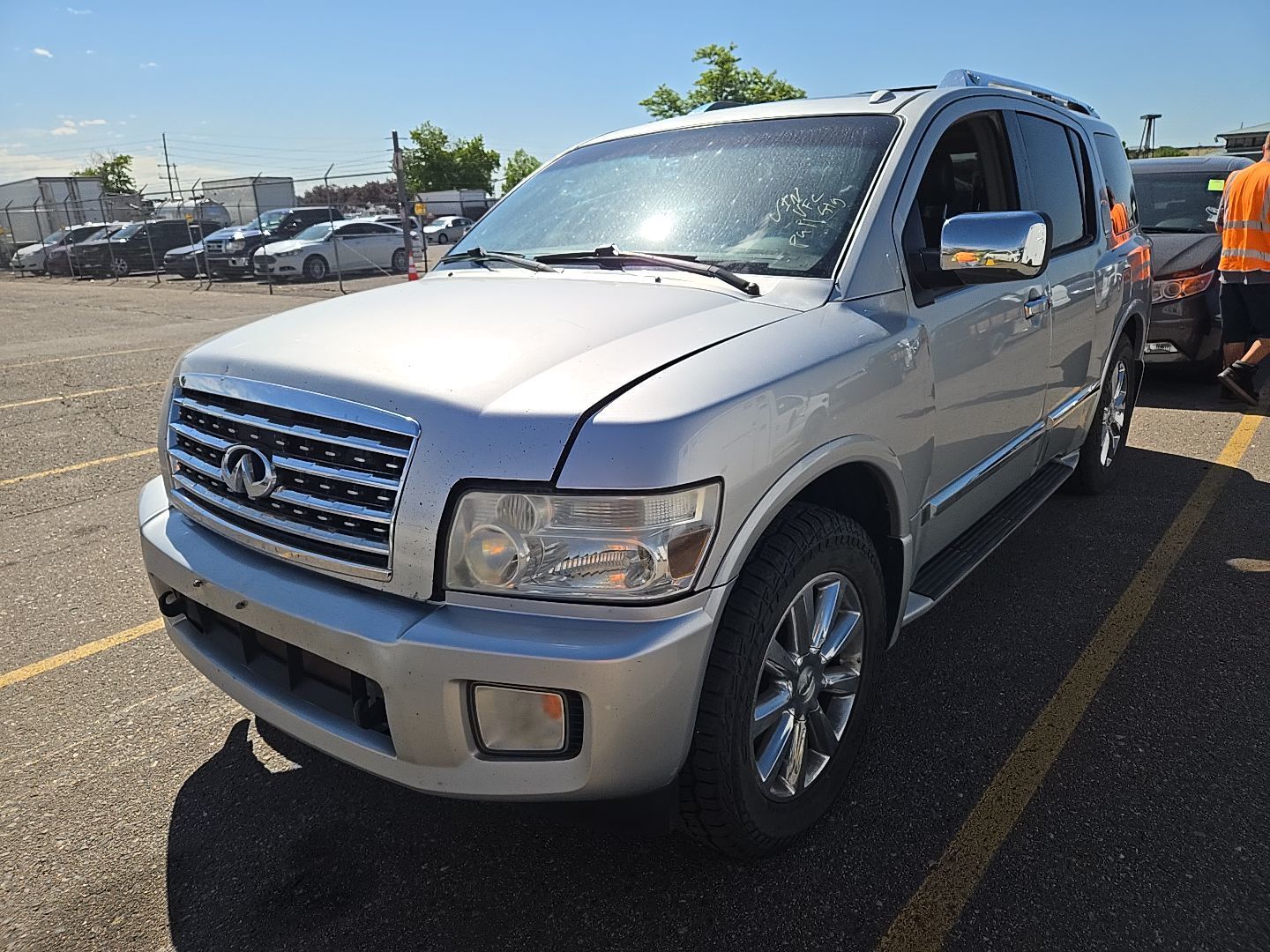 Infiniti QX56