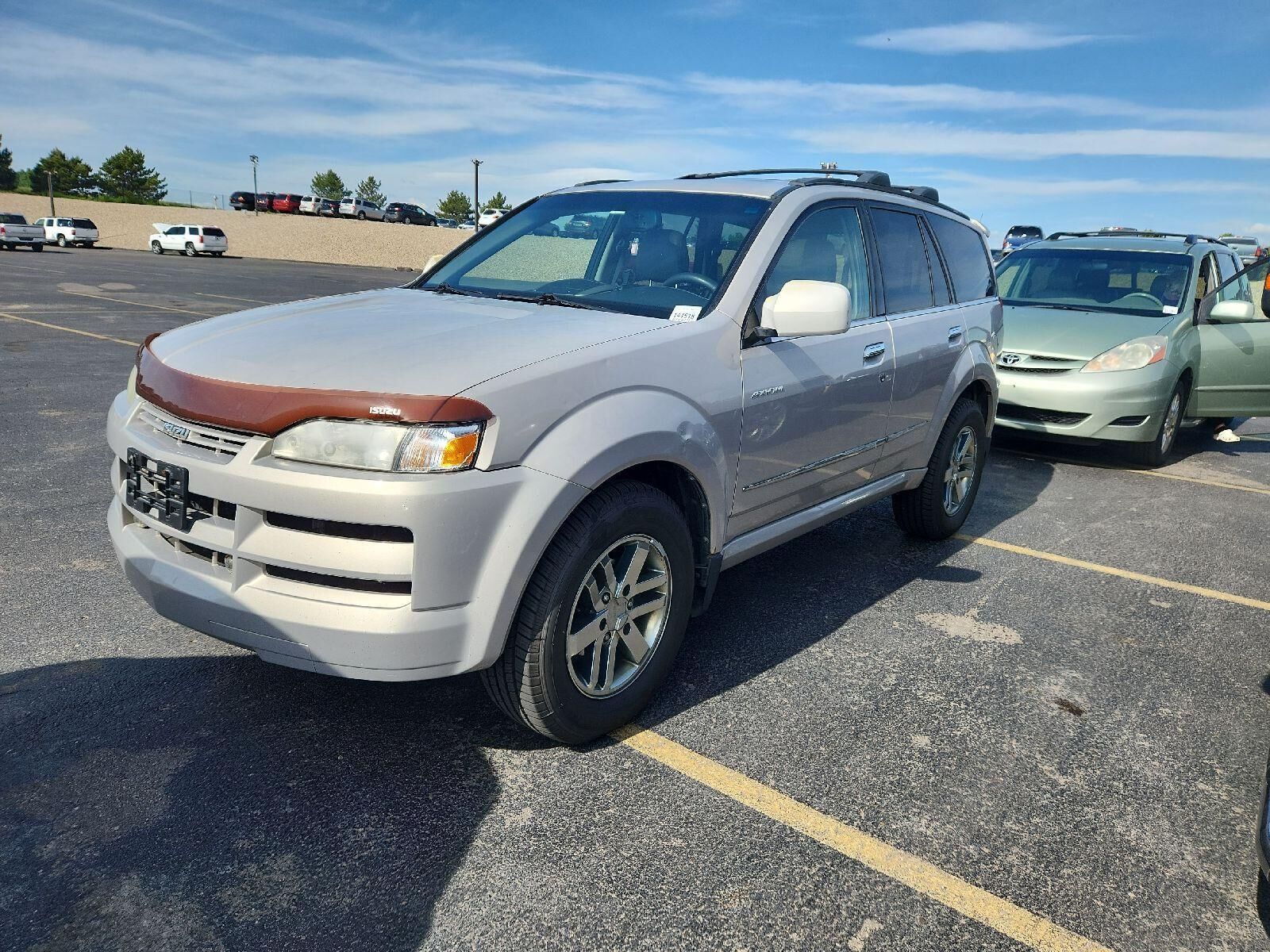 Isuzu Axiom