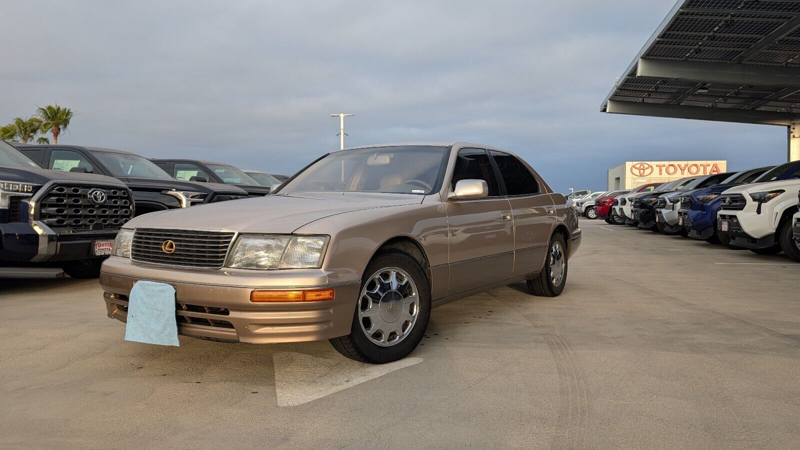 Lexus LS