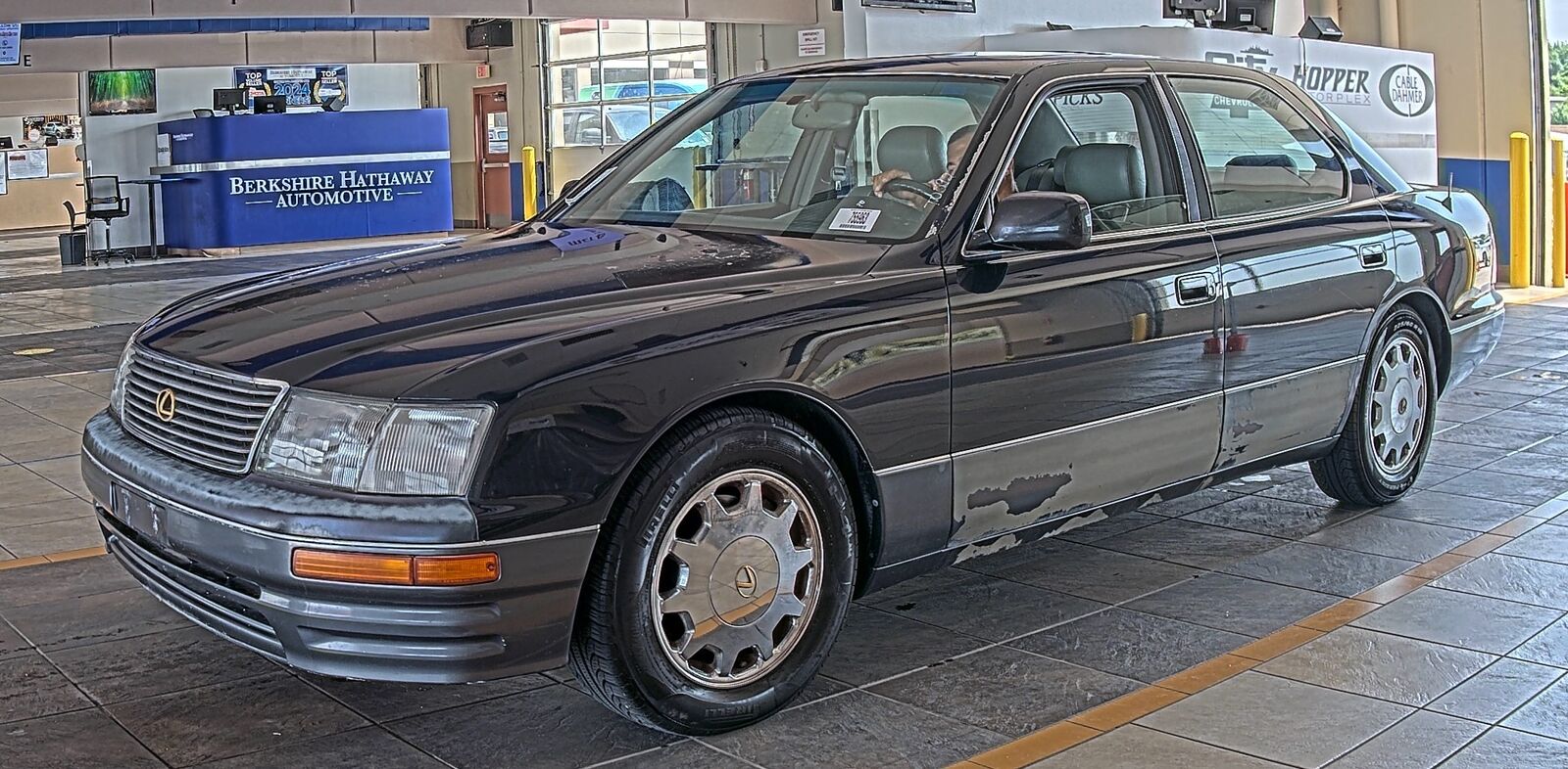 Lexus LS