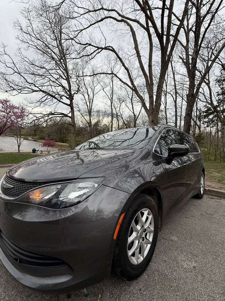 2020 CHRYSLER Voyager