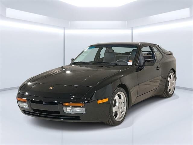 Porsche 944