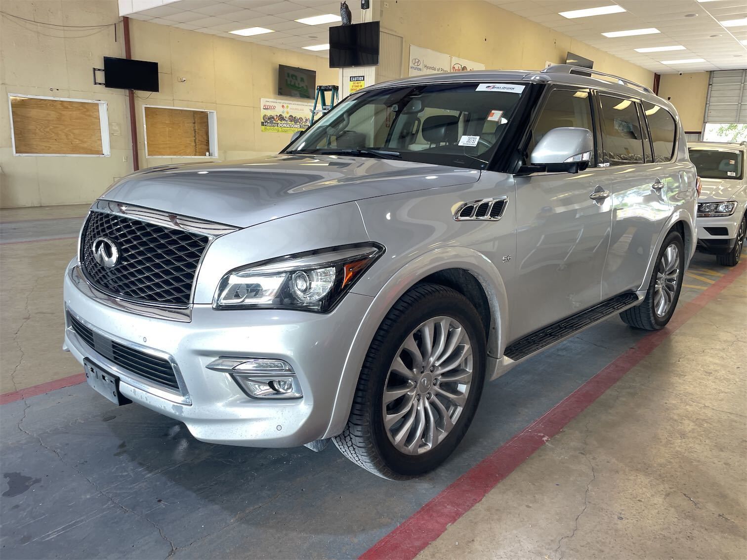Infiniti QX80