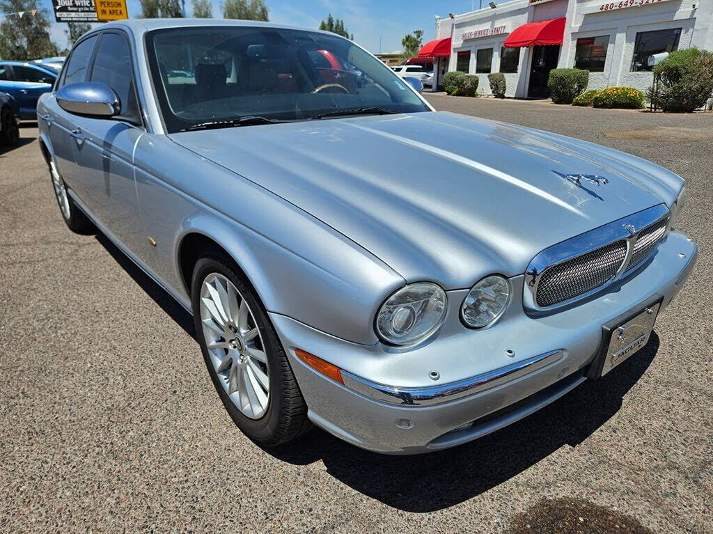 Jaguar XJ