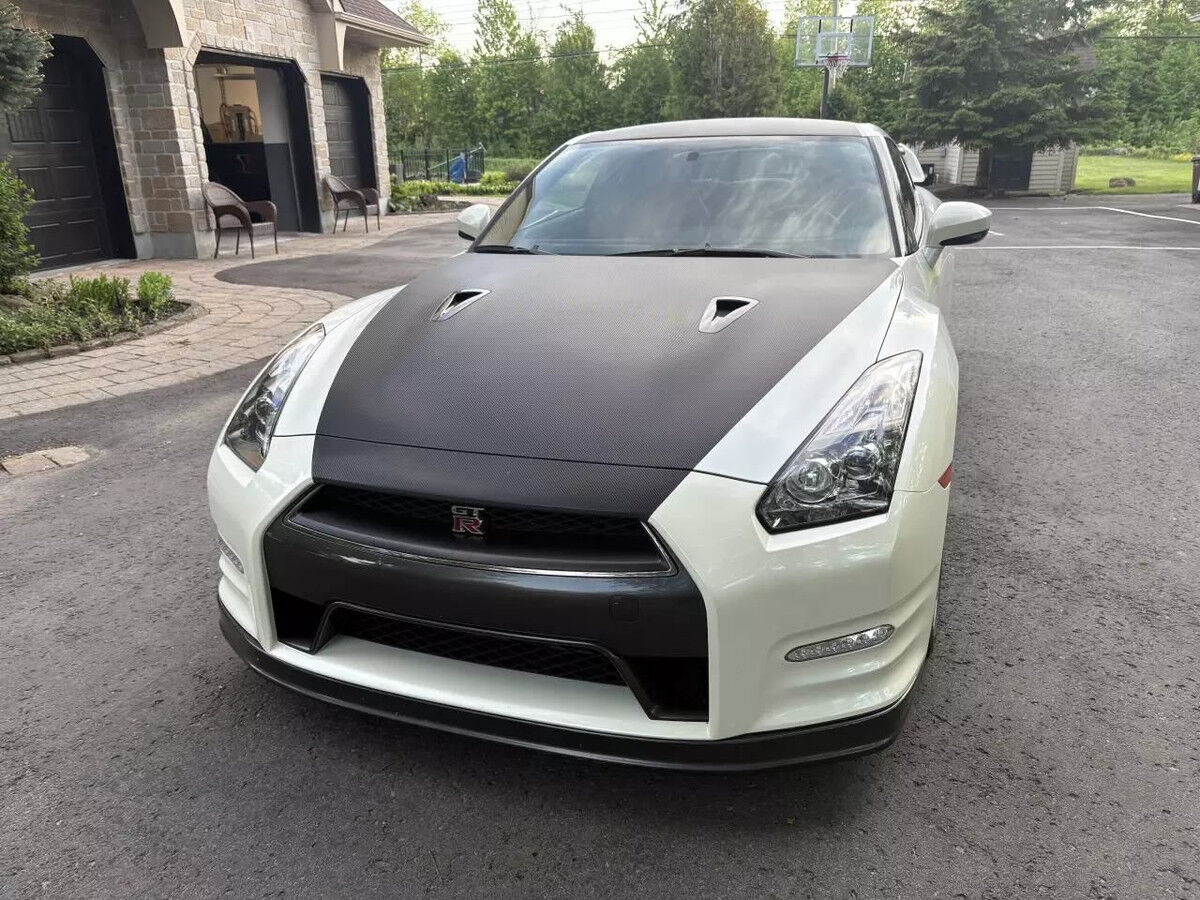 Nissan GT-R