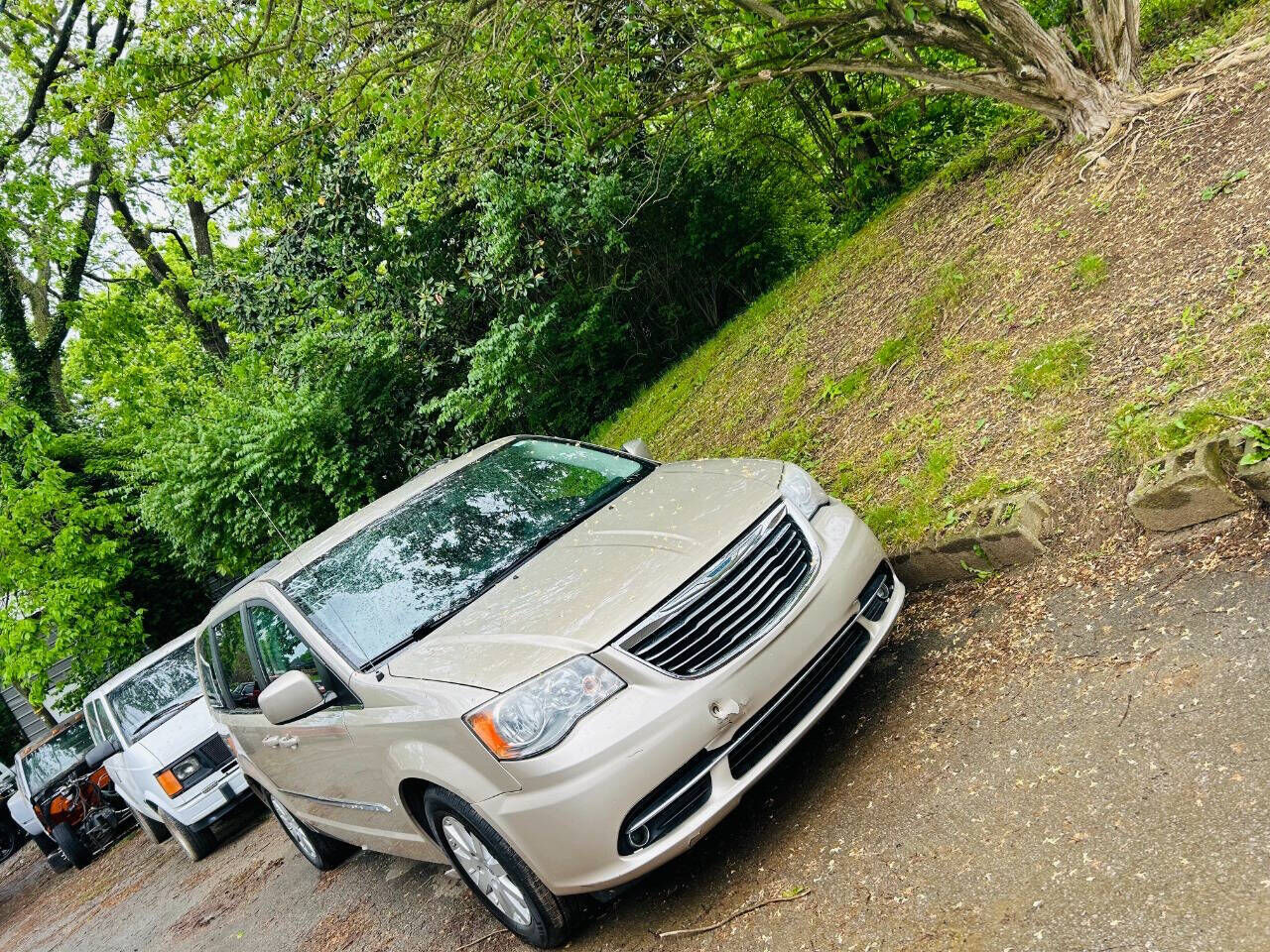 2013 CHRYSLER Town and Country