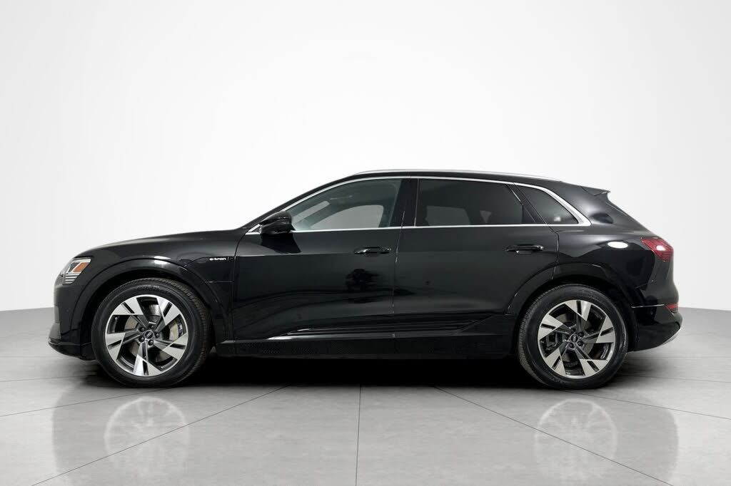 2022 Audi e-tron