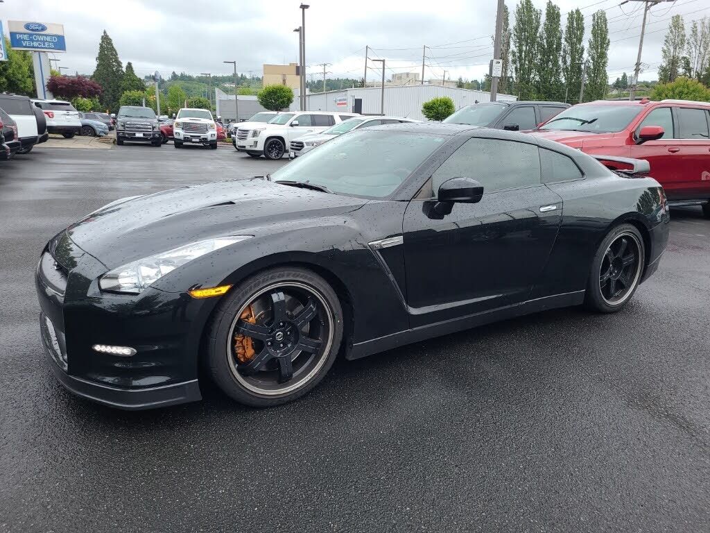 Nissan GT-R