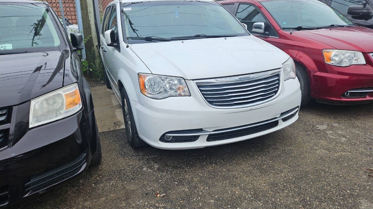 2016 CHRYSLER Town and Country