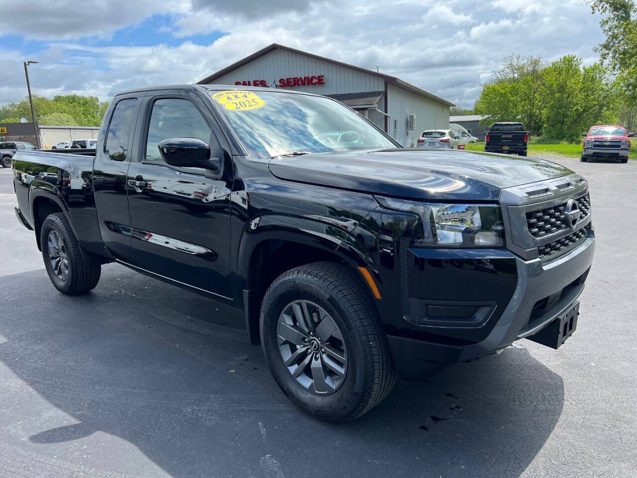 2025 NISSAN Frontier