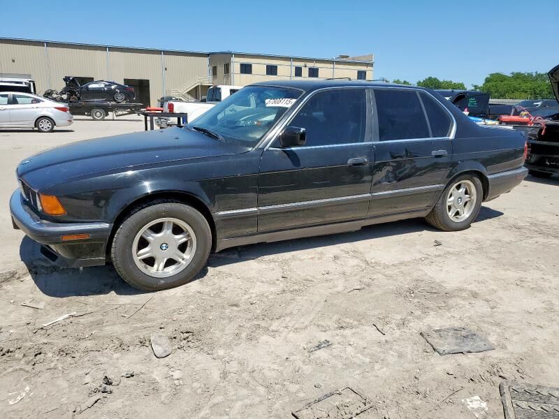 BMW 740i