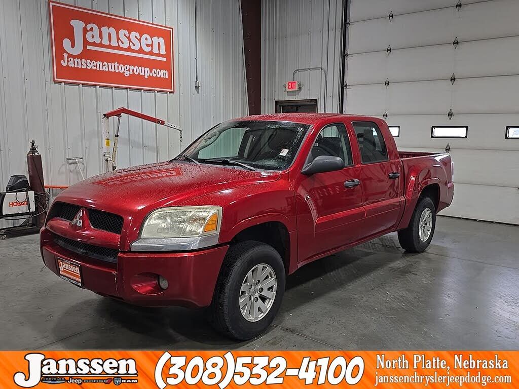 Mitsubishi Raider
