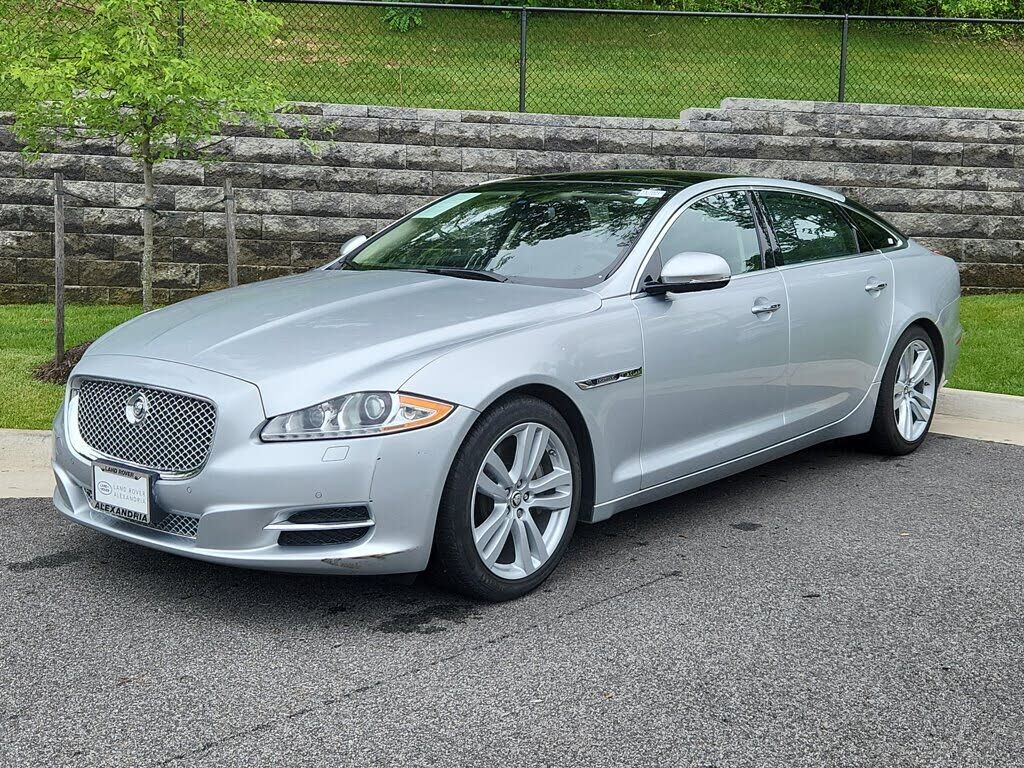 Jaguar XJ