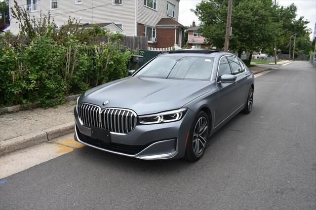 2022 BMW 750i
