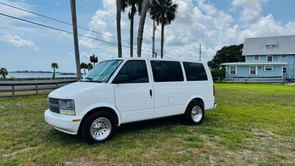 Chevrolet Astro Van