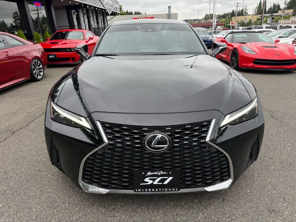 2022 Lexus IS
