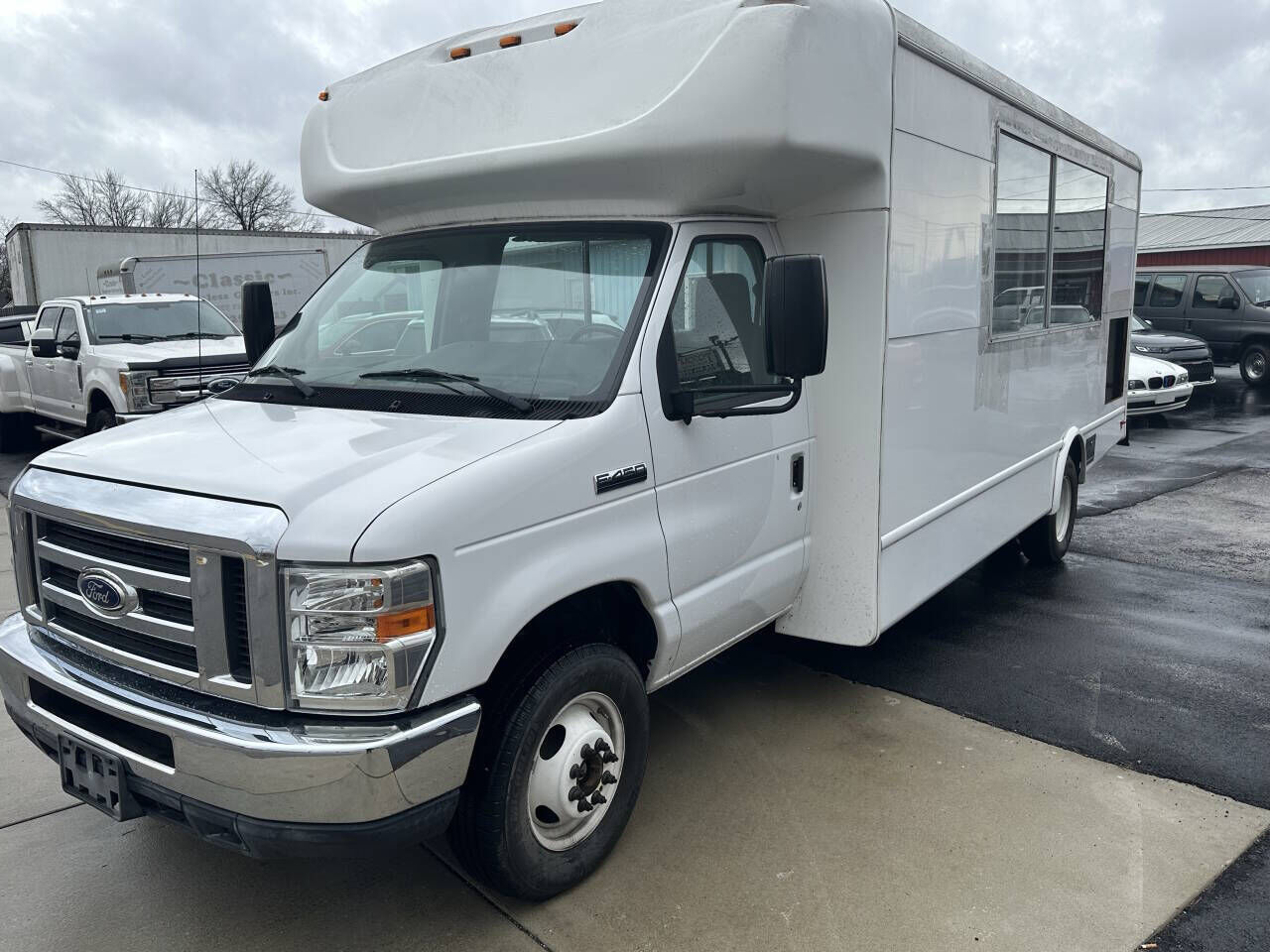 2015 FORD E-450