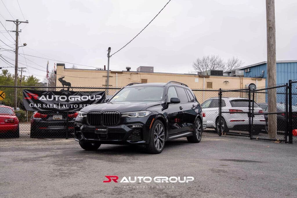 2022 BMW X7