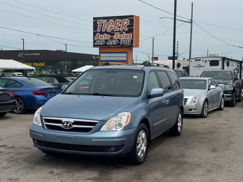 Hyundai Entourage