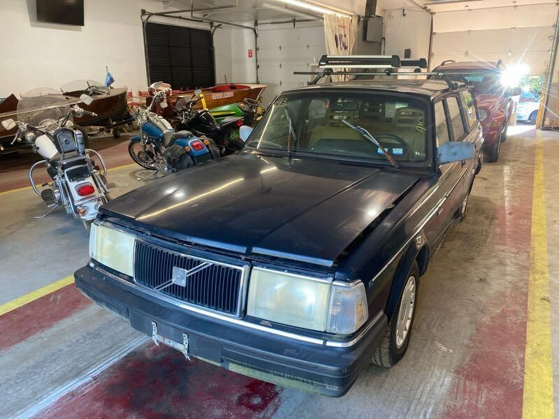 Volvo 240 Series