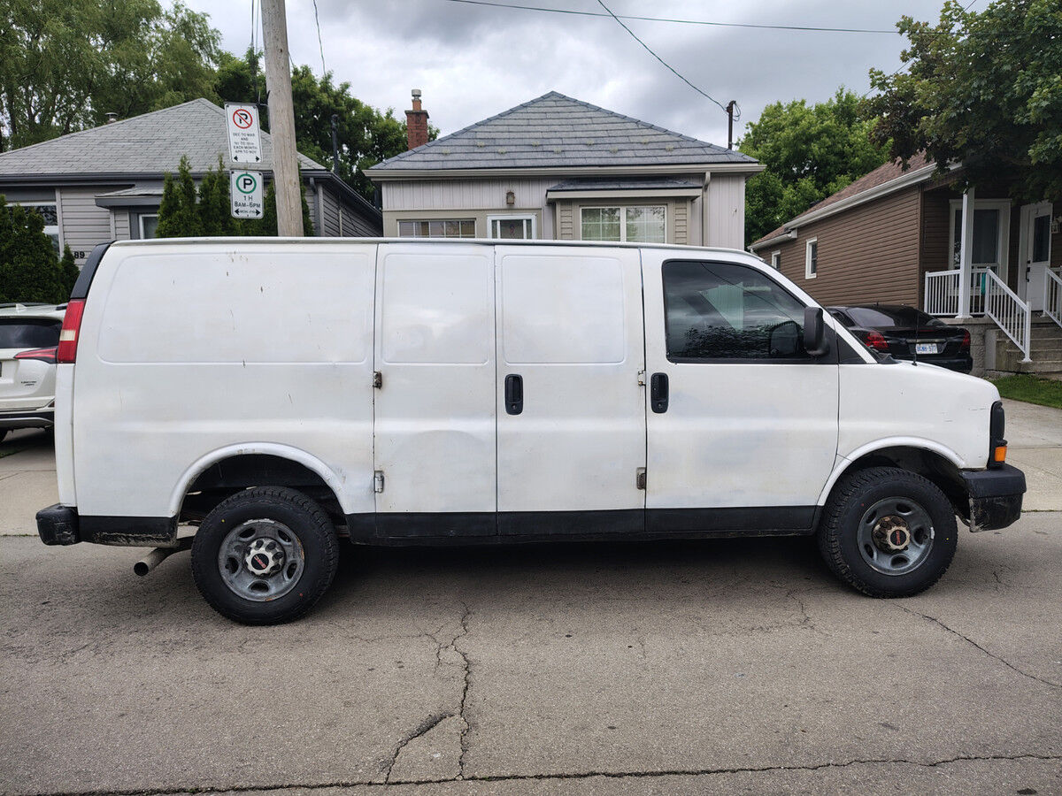 GMC Savana