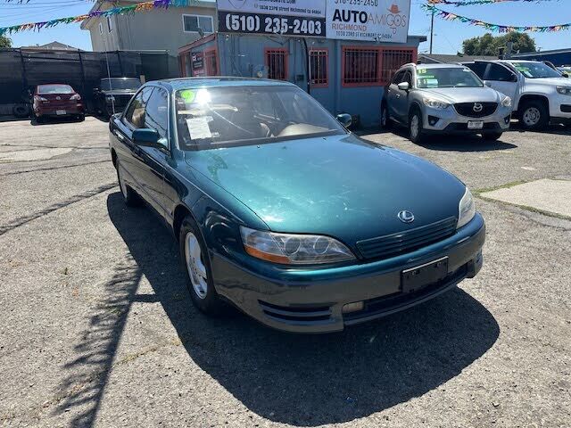 Lexus ES