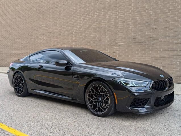 2022 BMW M8