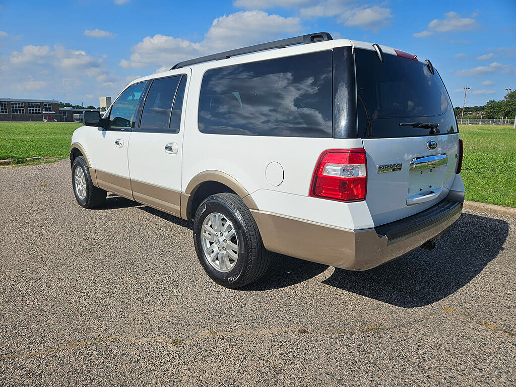 2011 FORD Expedition