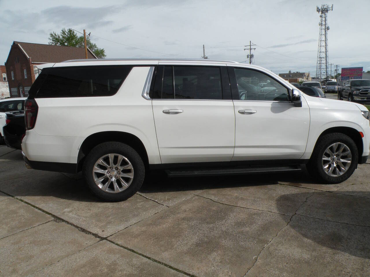 2023 CHEVROLET Suburban