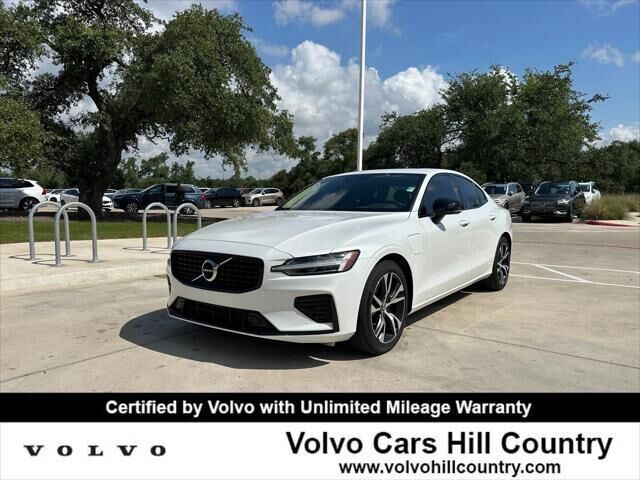 2022 VOLVO S60