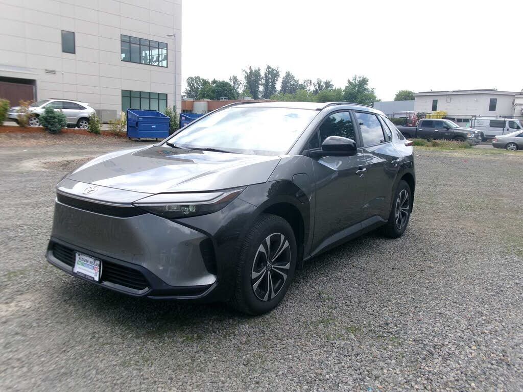2024 TOYOTA Prius