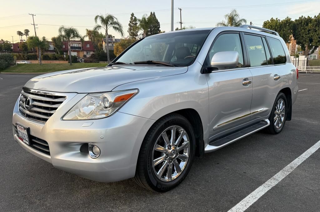 Lexus LX