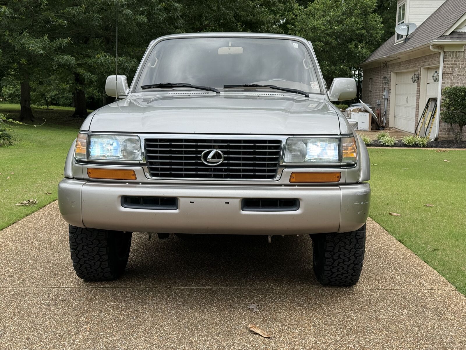 Lexus LX