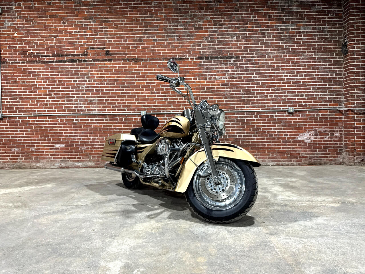 2003 HARLEY DAVIDSON CVO Road King 2